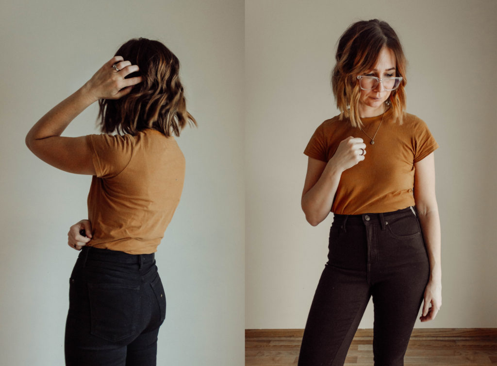 Karin Emily wear the best skinny jeans from Everlane with a burnt orange tee