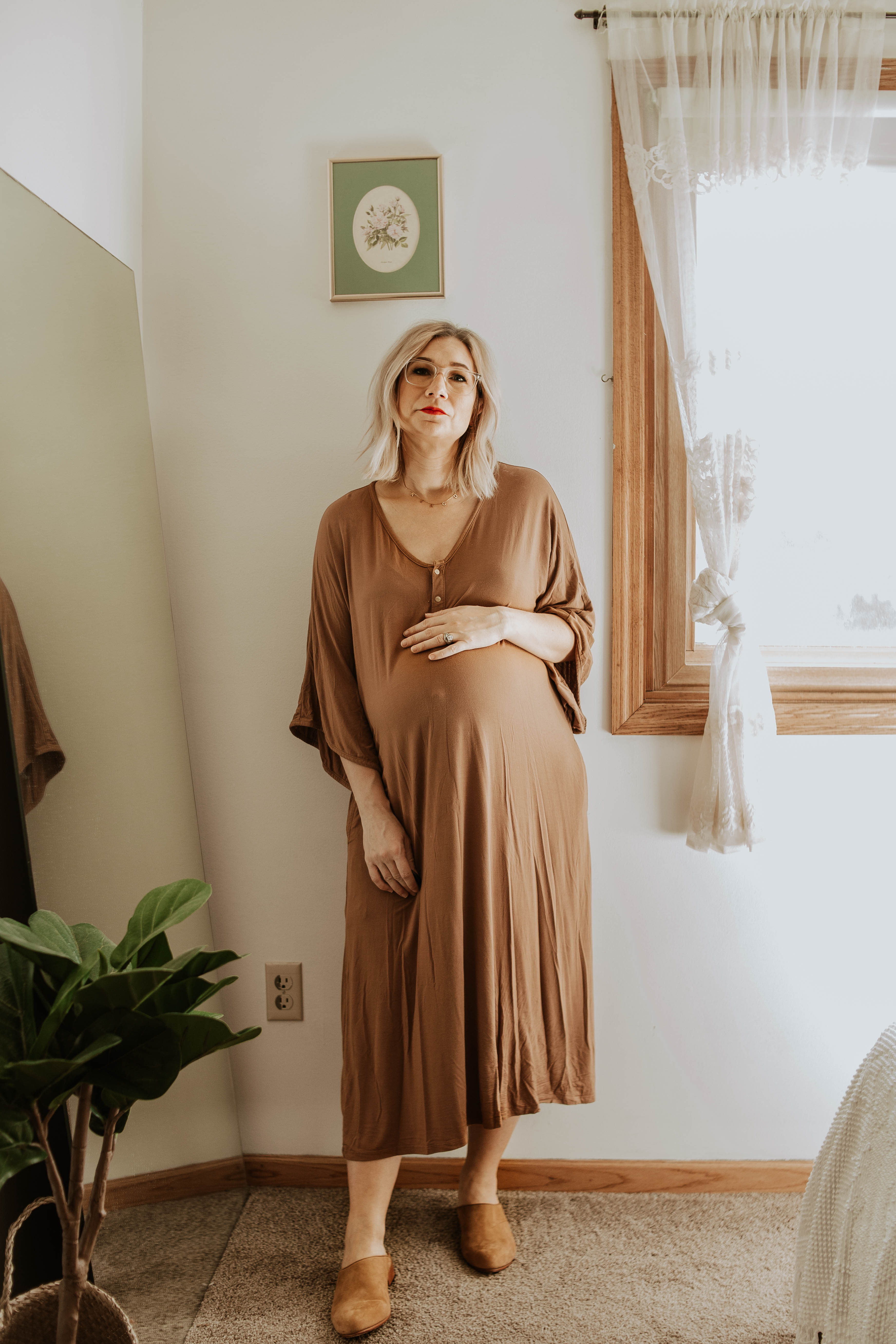 Transitional Summer to Fall Outfitsdwell & slumber dress, nisolo mules, maternity dress