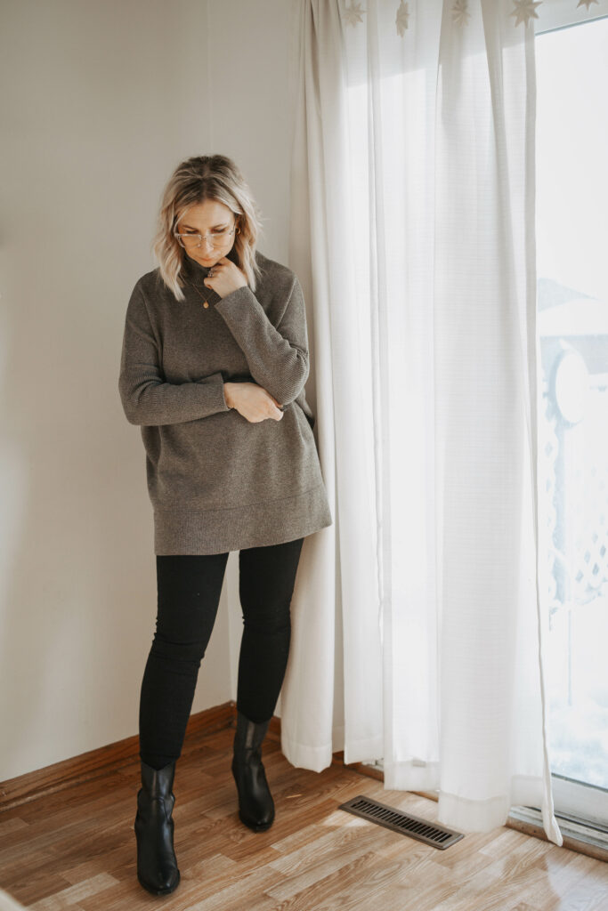 Everlane Day Boot Review & Preppy Outfit, Kelly in the City