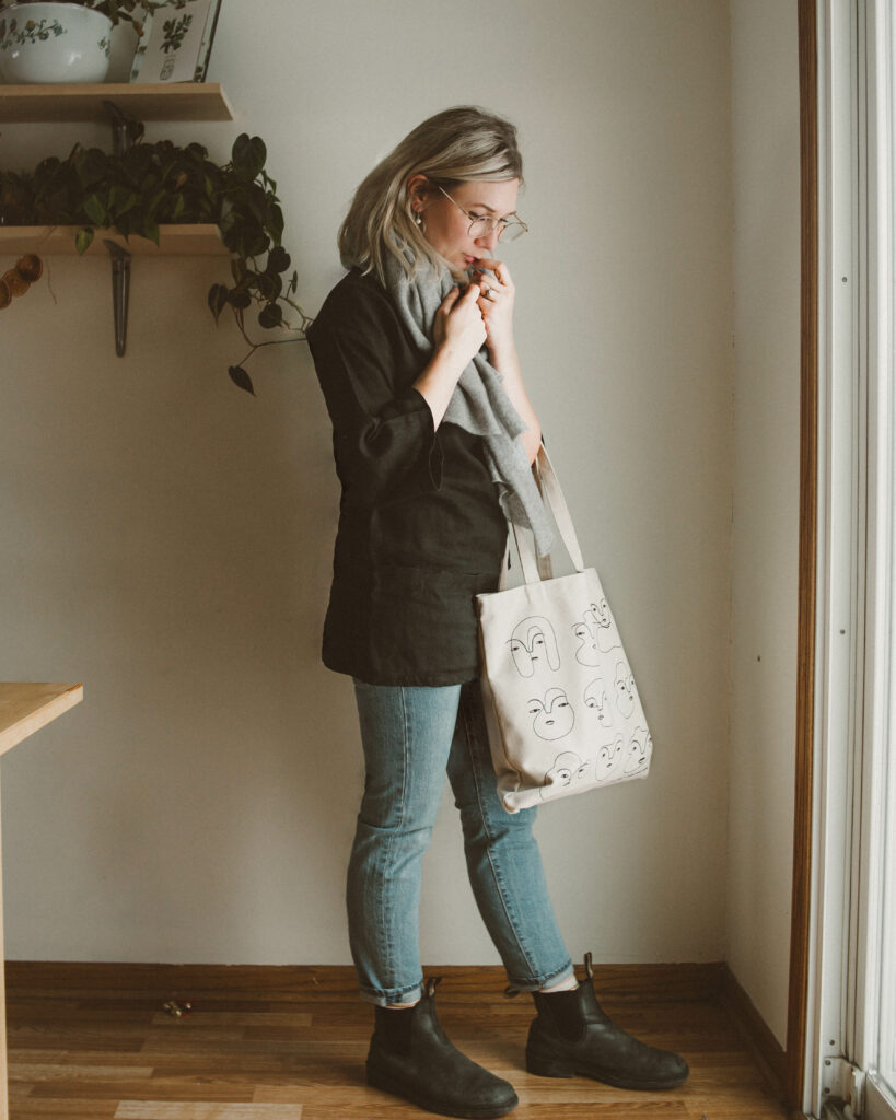 Blundstone Boot Review: A Week of Styling Ideas, black linen tunic, levis