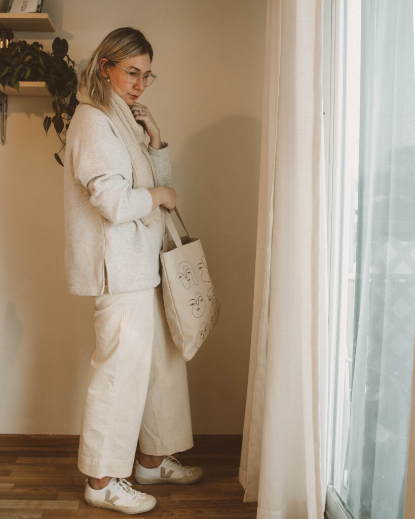 winter dressing at it's finest, gap sweatshirt, white wide leg pants, veja sneakers, wool scarf, canvas tote bag