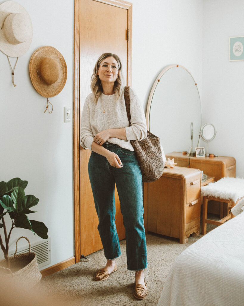 Spring Outfits Ideas, everlane cottons sweater, vintage levi 501's, nisolo huarache sandals, helen kaminski bucket bag