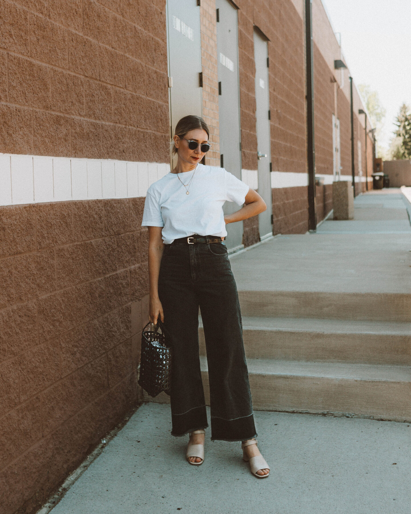 How to Style Wide Leg Pants + 6 Outfit Ideas, rachel comey legion wide leg jeans, everlane sandals, bembien jolene mini black